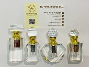 Bonne huile de bois de Oud pure de haute qualité Huile essentielle la plus vendue en vrac Huile de Oud naturelle de qualité supérieure - Product Image 4