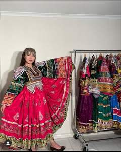 Robe de filles traditionnelles de haute qualité correspondant aux tenues Kuchi pour les familles vêtements de fête en soie utilisation quotidienne prix de gros attractifs - Product Image 1