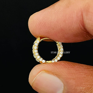 Boucles d'oreilles cerceau de mariée en diamant naturel en or massif 14 carats. - Product Image 4