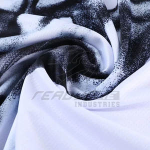 Ensemble d'uniformes de basketball personnalisés à manches courtes respirants avec design sublimé pour ligue estivale unisexe - Product Image 6