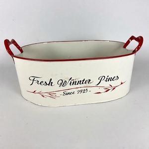 Maceta de cubo navideño Jingle Lane en metal clásico, ideal para esquinas de porche llenas de guirnaldas de pino y verdes de vacaciones - Product Image 2