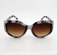 Lunettes de soleil œil de chat pour femmes avec protection UV400 et montures élégantes à bordure complète pour les activités de plein air