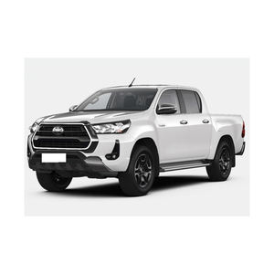 Dimensiones de la camioneta Toyota Hilux de doble cabina, incluyendo longitud, ancho, altura, distancia entre ejes y distancia al suelo - Product Image 1