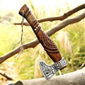 Hache Viking à manche sculpté artisanal, qualité industrielle, hache de survie à barbe, hache d'extérieur avec manche en bois pour le camping avec étui - Product Image 1