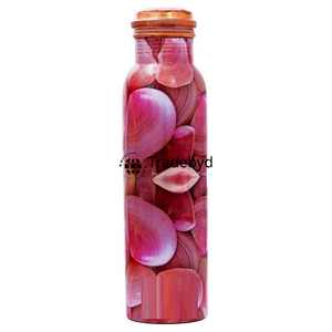 Bouteille traditionnelle en cuivre conçue pour une hydratation saine idéale pour les maisons de yoga et les utilisateurs écologiques Tradebyd - Product Image 1