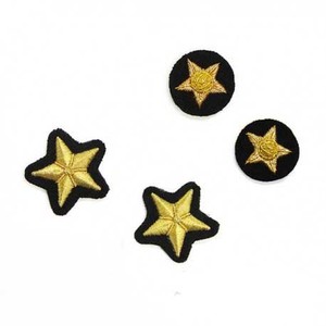 Écussons brodés de perles en fil métallique de haute qualité, petites étoiles dorées, fil métallique, épingle de sûreté promotionnelle, personnalisables en tissu - Product Image 1