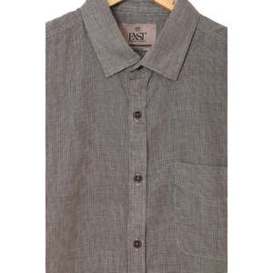 Camisa informal para hombre 100% algodón ODM suministro diseño profesional abotonado cuello mandarín camisas de vestir hasta 6XL tela de lino tejida - Product Image 1