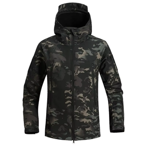 Chaqueta Softshell con Capucha para Hombre, Diseño Urbano Moderno, Resistente al Viento y al Agua, Chaqueta de Moda para Viajeros - Product Image 1