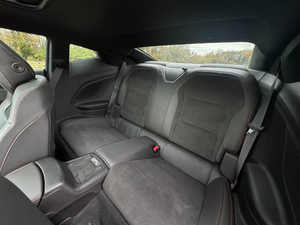 Chevrolet Camaro ZL1 Sedán RWD 2024 Usado, Blanco Premium, Volante a la Izquierda, Interior Oscuro, Asientos de Cuero R18, Automático, Aleación de Aluminio - Product Image 6
