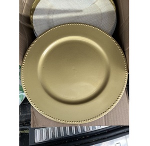 Assiette de présentation en acier inoxydable couleur or, vaisselle écologique pour Thanksgiving avec un design élégant et luxueux, sophistication intemporelle - Product Image 2