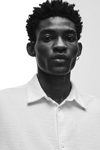 Camisa cómoda de manga larga de marca personalizada sólida arrugada 100% algodón suave y ligera de corte regular de alta calidad para hombre precio al por mayor - Product Image 3