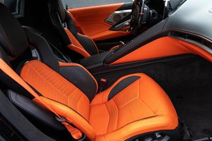 Corvette Z06 Cabriolet 3LZ 2025, environ 4 300 milles, moteur V8 LT6 de 670 ch, packs carbone pour l'aérodynamique et l'habitacle, intérieur Habanero - Product Image 6