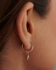 Pendientes colgantes con diamantes cultivados en laboratorio de 0.63ctw, talla redonda en forma de flor, engastados en bisel, en oro macizo de 14k, joyería fina, regalo para ella - Product Image 3