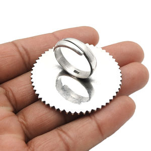 Anillo ajustable de forma redonda con aspecto artesanal de Plata de Ley 925 sólida, fabricante de joyería de diseño personalizado, exportador indio - Product Image 4