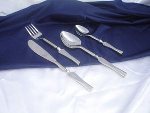 Serveur de salade de fantaisie de luxe moderne Vantage de conception unique de qualité supérieure chaude pour la décoration de la maison de mariages et l'utilisation de fêtes d'ustensiles de cuisine - Product Image 5