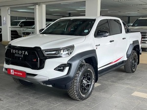 Toyota Hilux d'Occasion 2019-2024 Double Cabine, Boîte Manuelle, Essence, Moteur 8L, 4x4, Conduite à Droite, Galerie de Toit en Métal - Product Image 6