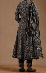 ชุดอินเดียและปากีสถานชุดเดรสผ้าไหมลาย Paisley สีดำหลากสีพิมพ์ลายพิมพ์ลายผ้าวิสคอสสำหรับผู้หญิง - Product Image 2