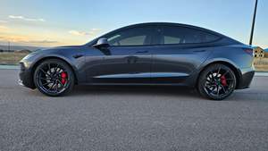 Tesla Model 3 Performance 2024 con Doble Motor Eléctrico, Tracción en las Cuatro Ruedas (AWD), Techo Panorámico de Cristal, Sedán Automático - Product Image 3