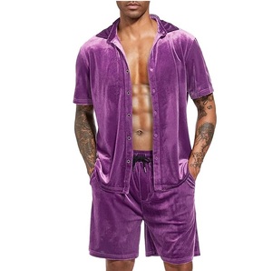 Ensembles de survêtements en velours personnalisés pour hommes quantité minimale de commande bas OEM Logo personnalisé 2 pièces survêtement violet ensembles courts en velours pour hommes respirant - Product Image 1