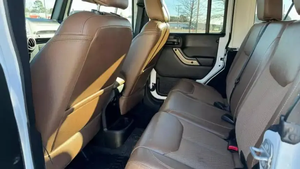 2020 usado Jeep Wrangler Unlimited SUV caja de cambios Manual 4L motor asientos de cuero Interior oscuro para Toyota Kia Land Rover MG Hilux - Product Image 5