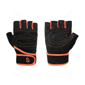 Venta al por mayor de guantes de entrenamiento de gimnasio antideslizantes y transpirables guantes de fitness de medio dedo para hombres y mujeres hechos de goma de silicona - Product Image 4