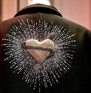 เสื้อโค้ทสั้นคุณภาพสูงสำหรับเสื้อผ้าผู้หญิง งานปักมือหนัก ประดับเลื่อมและลูกปัด เหมาะสำหรับงานปาร์ตี้ค็อกเทลและไนต์คลับ - Product Image 2