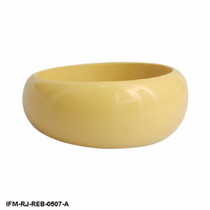 Bracelet jonc en résine épaisse de style vintage, dôme opaque jaune pastel audacieux, minimaliste, empilable, bijoux rétro pour femmes - Product Image 1
