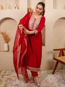 Costume en soie mélangée rouge pour femmes de qualité supérieure avec broderie complexe Kurta droit Pantalon palazzo et dupatta au meilleur prix - Product Image 2