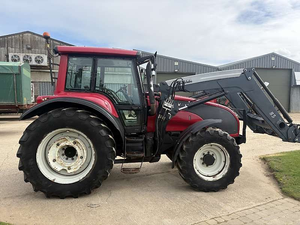 Tracteur agricole diesel Valtra 80 CV d'occasion/neuf, robuste, conçu pour une agriculture efficace et une utilisation sur le terrain durable - Product Image 4