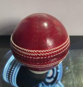 Pelota de críquet de alta calidad, fabricante de pelotas de críquet baratas/profesionales, pelotas duras de críquet resistentes al agua de alta calidad - Product Image 4