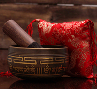 Ensemble complet de bols chantants tibétains religieux en bronze sculptés à la main pour la méditation et le yoga, avec mallette et coussin pour une sérénité accrue