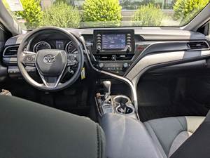 Grandes Ahorros 2023 Toyota Camry LE, un motor de cuatro cilindros de 2.5L de bajo consumo. - Product Image 5