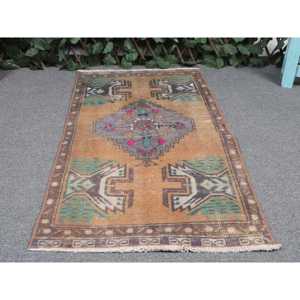 1.6x3.3 ft Vintage Small Rug, <b>Brown</b> Green Turkish Animal Print <b>Wool</b> Rug - Product Image 4