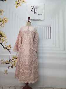 Femmes Shalwar Kameez avec des couleurs et des tailles personnalisées Produits tendance Impression Design Robe décontractée pour femmes - Product Image 2