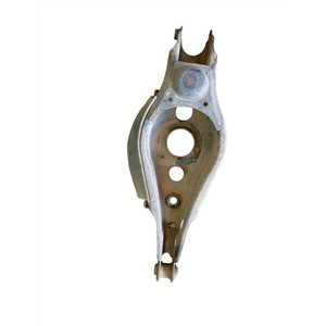 Braccio di Controllo Inferiore Destro Posteriore per Toyota Rav4 4a Serie 4873042040 (05>09) - Product Image 1