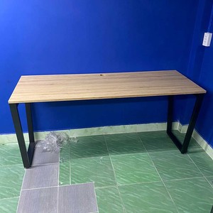 Escritorio para Computadora HBTC046 de 160x60cm con Revestimiento de Melamina y Patas de Hierro Trapezoidales, Material de Madera Contrachapada - Product Image 6