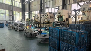 8ml Aluminium Sleutelhanger Essentiële Olie & Parfumflesje Reisformaat Navulbare Pomp Spuitfles Plastic Kraag Meerdere Kleuren Hot Sale - Product Image 6