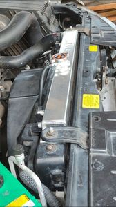 หม้อน้ำอลูมิเนียม SMT สำหรับ Nissan NAVARA D40 2.5ปี2007-2014ผลิตภัณฑ์เกียร์ธรรมดาจากประเทศไทย - Product Image 3