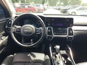 2022 Kia Sorento SX Usado Diesel Coupe 8L Motor Caja de cambios manual automática R17 Tamaño del neumático Asientos de cuero Aleación de aluminio trasera - Product Image 2