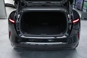 Avaetrr 11 2025 – Voiture Électrique Lithium avec Cuir Foncé, Toit Panoramique, Recharge Rapide 116 kWh, Pneus R18, Climatisation – Prête à l'Expédition - Product Image 4