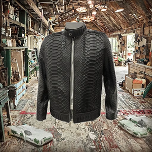 Veste de sport en cuir coupe-vent à motif d'écailles noires, fabriquée sur mesure, conçue pour les amateurs de style moderne audacieux - Product Image 6