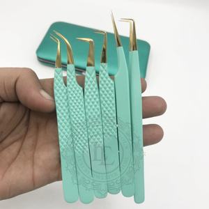 แหนบต่อขนตาสีเขียวปลายแหลมคีมหนีบขนตาทำจากสเตนเลสสตีลเคลือบผงสีเขียวสำหรับฤดูร้อนทำด้วยมือ - Product Image 1