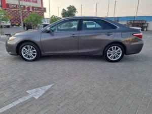 Toyota Camry 2023 coche usado - Product Image 3