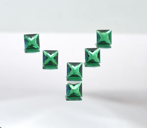 สร้อยคอหินนาโนคริสตัลทรงสี่เหลี่ยมสีเขียวมรกตขนาด11มม. สำหรับเจ้าหญิงถูกสร้างขึ้นด้วยการเจียระไนเพชร - Product Image 6