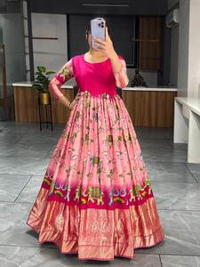 Vestido Anarkali de trabajo con estampado de seda suave pesado de diseñador por FabZone - Product Image 5