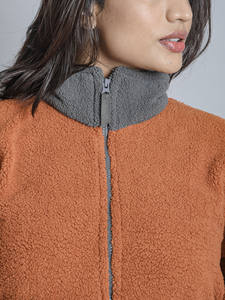 Veste à capuche polaire Streetwear à fermeture éclair personnalisée pour femmes vente en gros de vêtements d'hiver en plein air pour la saison d'automne - Product Image 2