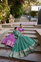 Lehenga uni imprimé classique avec bordure de travail Zari complexe paillettes embellies taffetas de soie Dupatta pour la collection de mariage