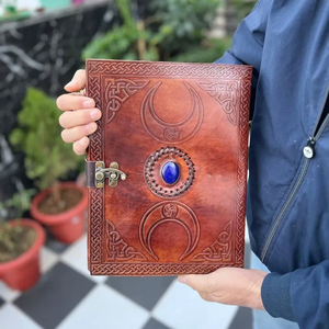 Diario de cuero vintage con relieve de LAPIZ azul de 3 lunas - Product Image 1