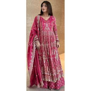Salwar Kameez Estilo Indio-Pakistaní, Diseño de Moda para Fiestas, Listo para Usar, Lavable a Máquina, Seda Chinnon Pura y Pesada con Bordado de Lentejuelas - Product Image 1