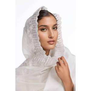 Dupatta de Georgette Bordada en Color Blanco Hueso para Mujer, Diseño Floral Elegante, Ligera y Transpirable para la Temporada de Otoño - Product Image 4